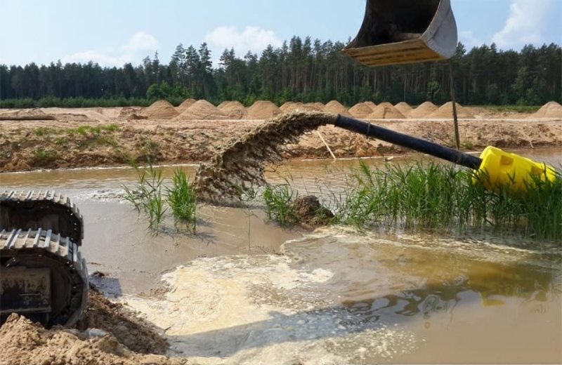 З Коломака під виглядом очищення річки незаконно намили піску на 105 млн грн: розслідування поліції