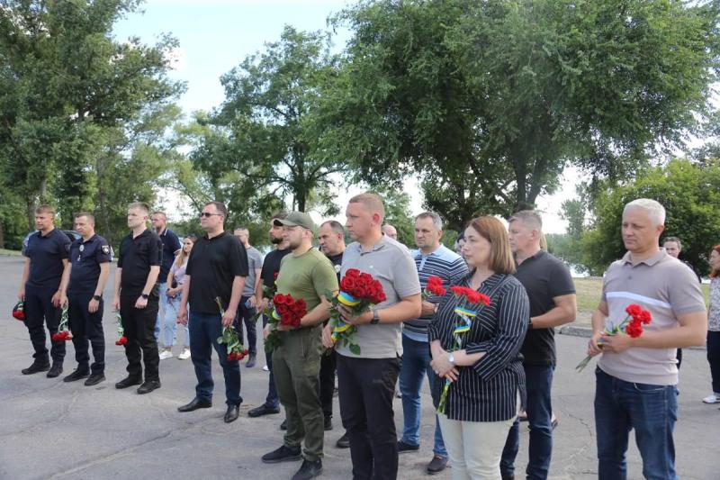 27 червня в Кременчуці вшанували пам’ять жертв ракетного удару рф по ТЦ «Амстор»