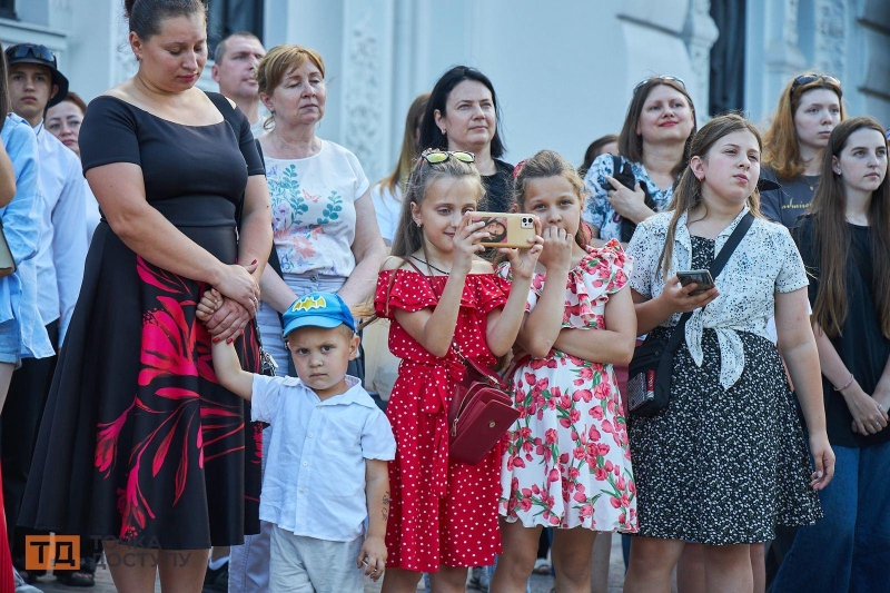 Фестиваль випускних вальсів вперше відбувся в Кропивницькому (ФОТОРЕПОРТАЖ)