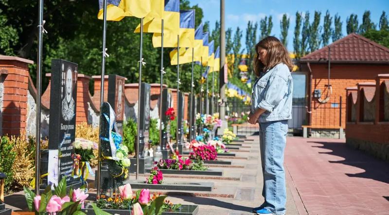 “Не вдова, а дружина”. Історія Аліни Кондратенко з Кропивницького, яка втратила чоловіка-військового і “вчилась дихати заново”