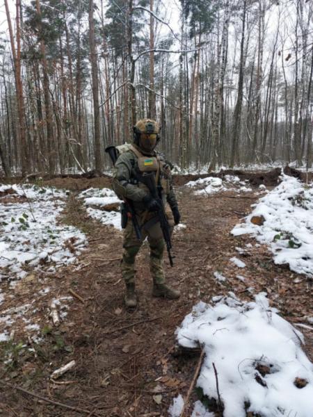 У Луцьку військовослужбовець з Чернігова проводить акції, щоб показати з якими випробуваннями стикаються люди з інвалідністю