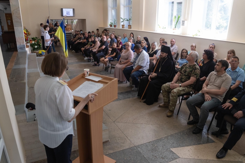 "Вони любили небо, тож просимо, щоб небо прийняло їх, як янголів": у Льотній академії вшанували полеглих воїнів (ФОТО)