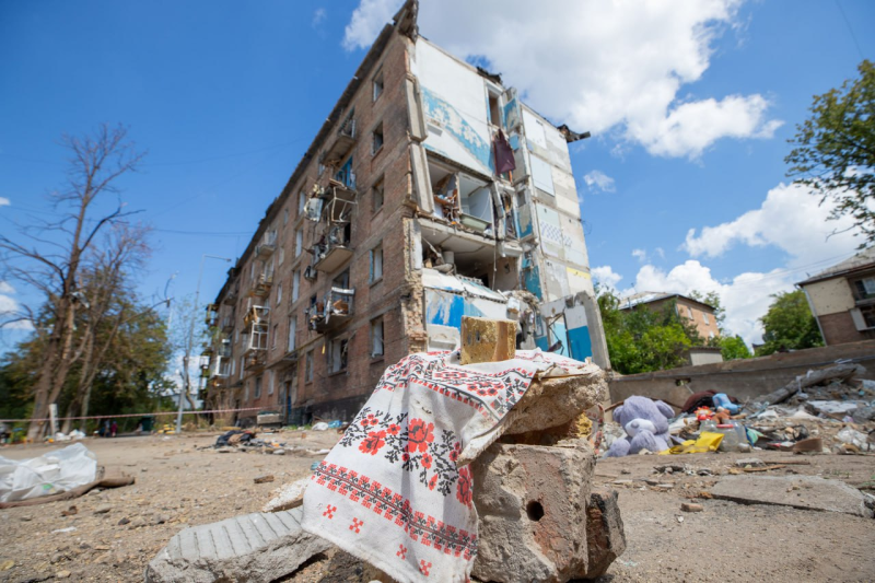 Атака на багатоповерхівку 8 липня. Після скандалу київська влада пообіцяла житло постраждалим