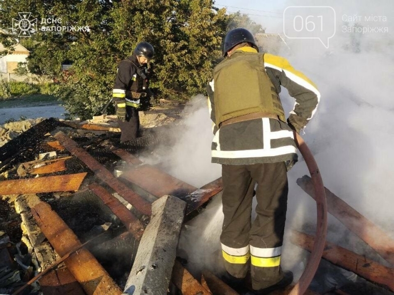 У Гуляйполі внаслідок обстрілу загорівся житловий будинок