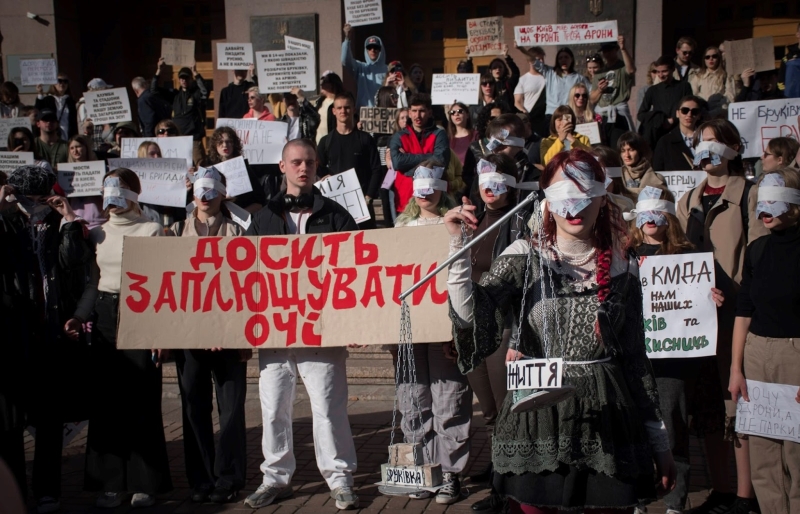 Стадіони проти дронів: чому вдалось Філатову, Вілкулу і Садовому, але не Кличку?