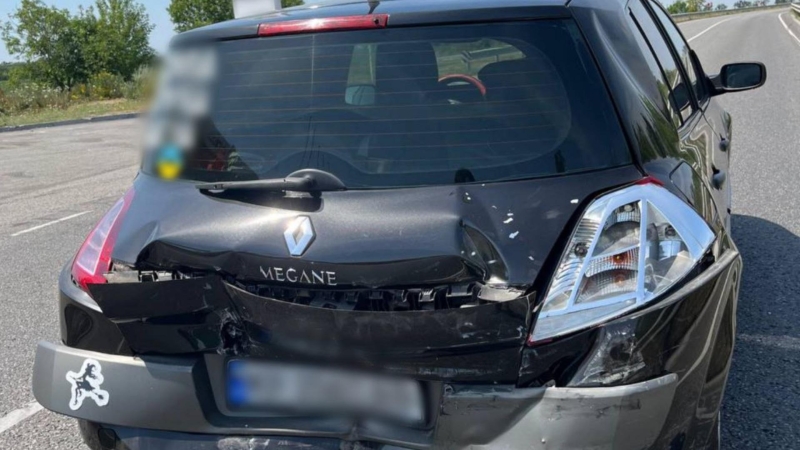 Mazda і Renault зіткнулись у аварії поблизу Кропивницького (ФОТО)