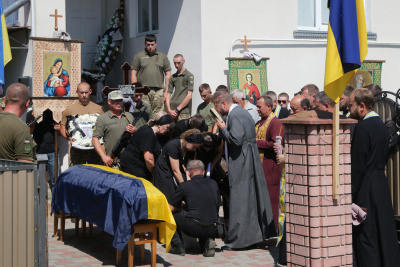 Скорботний день. На Буковині попрощалися з військовиком, який загинув ще в березні