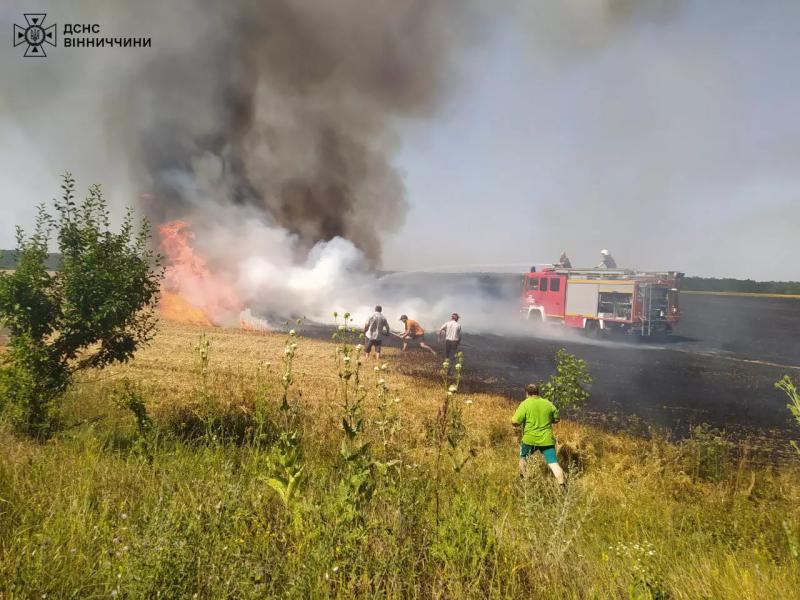 У Мурованокуриловецькій громаді горіло поле з пшеницею