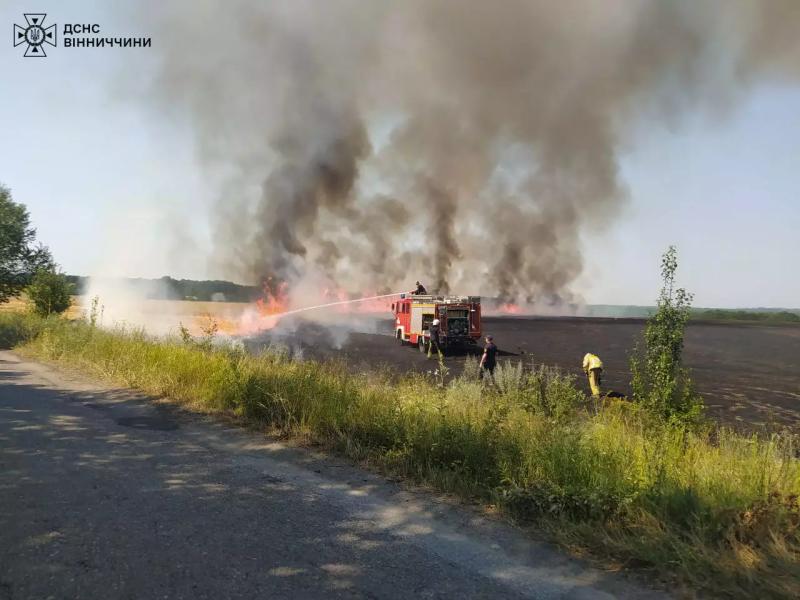 У Мурованокуриловецькій громаді горіло поле з пшеницею