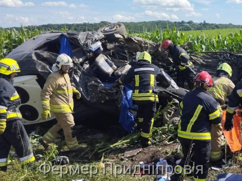 У Рівненщині загинуло 14 пасажирів мікроавтобуса внаслідок зіткнення з автоцистерною