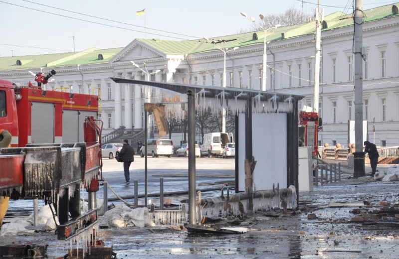 У Полтаві за 176 тисяч встановлять скло на двох зупинках, які демонтували після пожежі кінотеатру Котляревського