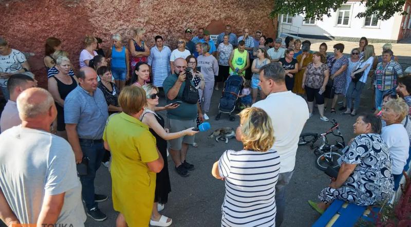 "Єдине вирішення проблеми – це дощ": керівник водоканалу пояснив жителям Завадівки в Кропивницькому, чому у них немає води