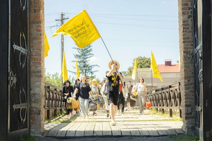 Фортеця Свободи на Хмельниччині: 300 студентів з усієї України зібралися у стінах Меджибізького замку на освітньому проєкті