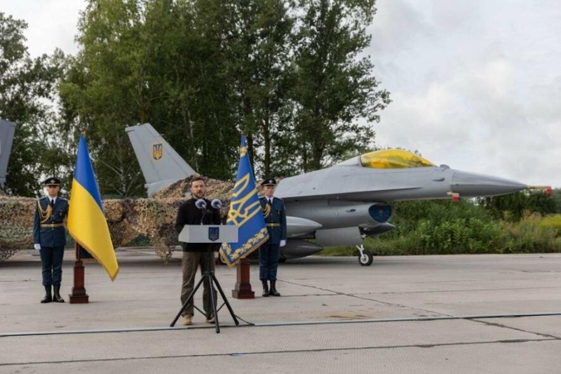 Зеленський: F-16 в Україні. Ми забезпечили це