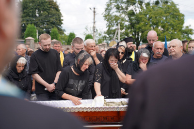 "Мав стільки енергії, скільки молоді не мають". У Чернівцях попрощалися з колишнім депутатом Дмитром Сірманом - фото