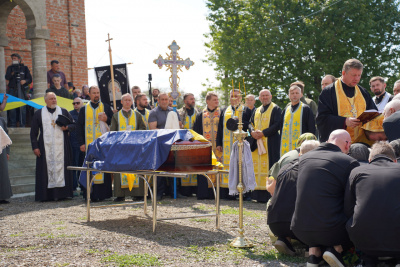 "Мав стільки енергії, скільки молоді не мають". У Чернівцях попрощалися з колишнім депутатом Дмитром Сірманом - фото