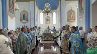 На Буковині освятили новозбудований храм ПЦУ - фото та відео