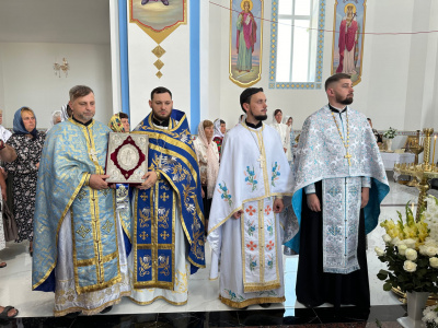 На Буковині освятили новозбудований храм ПЦУ - фото та відео