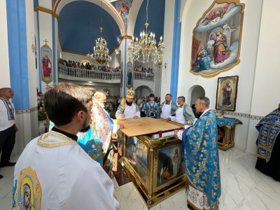 На Буковині освятили новозбудований храм ПЦУ - фото та відео