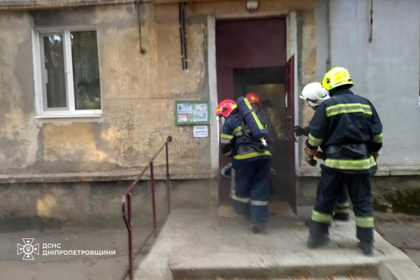 Під час пожежі на Дніпропетровщині врятували трьох людей