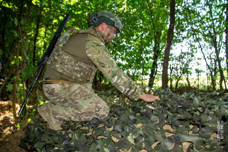 «Щоб навчати інших, потрібно вміти і знати всі нюанси самому». Сержант Нацгвардії розповів про тренування бійців
