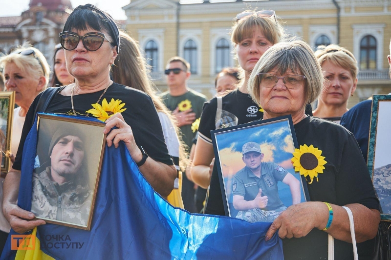 У Кропивницькому відзначили День пам’яті захисників України (ФОТОРЕПОРТАЖ)