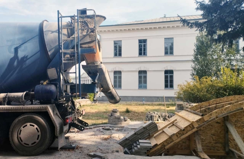 У вересні в Полтаві планують встановити трьохметровий пам’ятник філософу Григорію Сковороді: наразі для цього залита бетонна основа