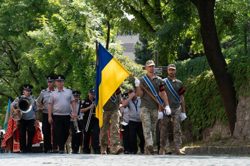 В Ужгороді сьогодні, 2 серпня, попрощалися із 34-річним захисником, солдатом Владиславом Амітом