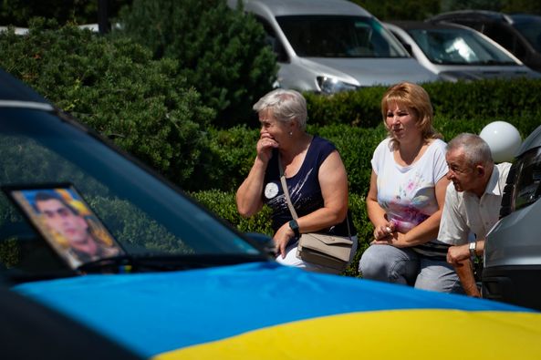 В Ужгороді сьогодні, 2 серпня, попрощалися із 34-річним захисником, солдатом Владиславом Амітом