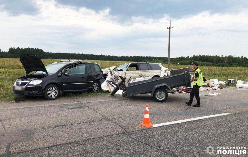 Водій заснув за кермом: подробиці учорашньої ДТП на Рівненщині (ФОТО)