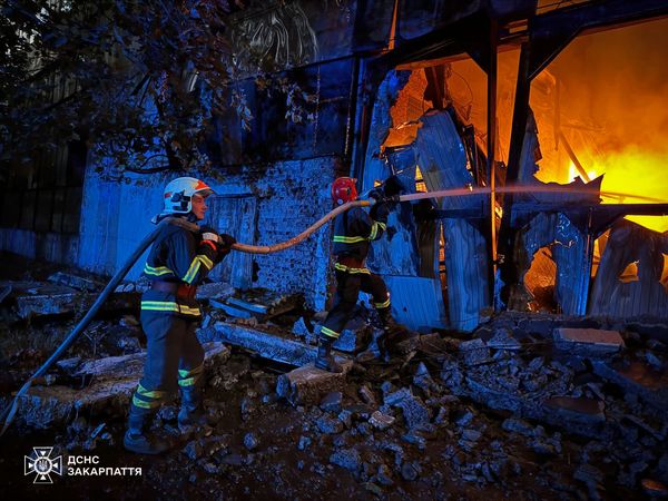 Вогнеборці Ужгородщини ліквідували масштабну пожежу в обласному центрі