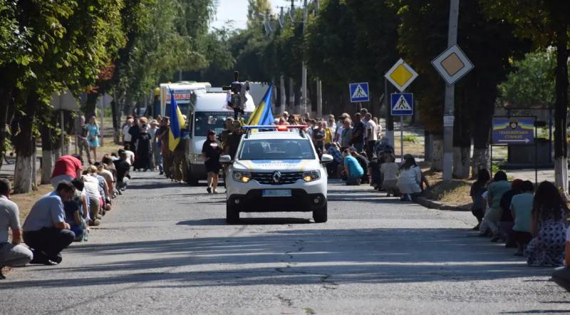 З 21-річним військовим попрощались у громаді на Кіровоградщині