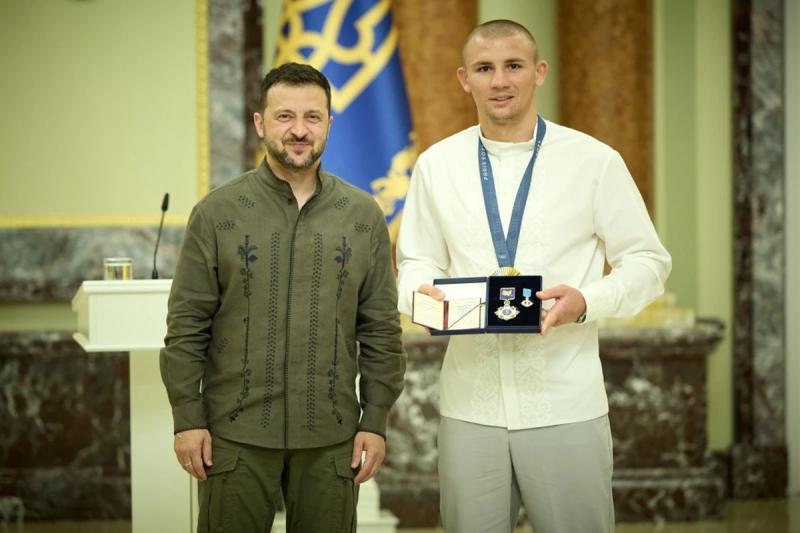 Зеленський відзначив трьох олімпійців із Полтавщини та їхніх тренерів