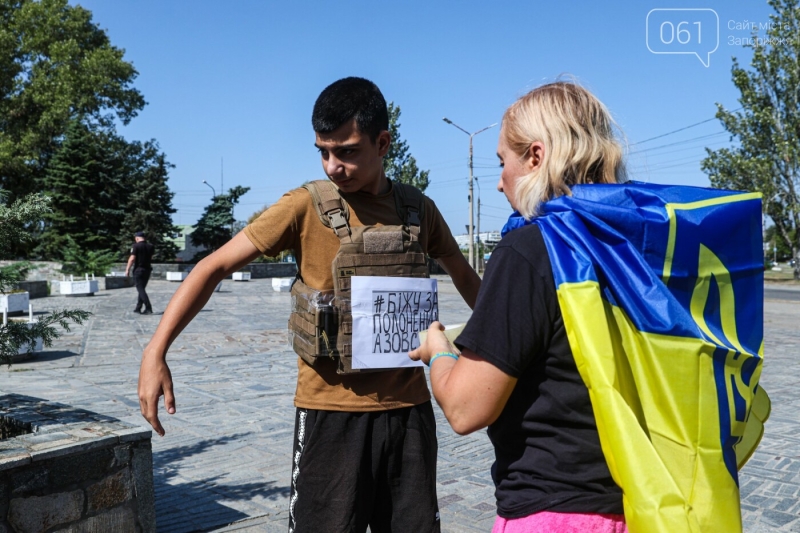 Біжу за полонених: в Запоріжжі рідні оборонців Маріуполя влаштували забіг по Набережній, - ФОТОРЕПОРТАЖ