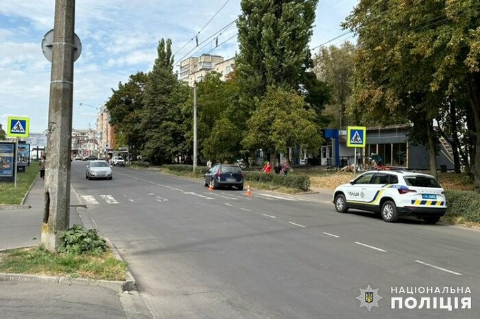 Наїзд на пенсіонерку в Хмельницькому: водій "Renault" збив жінку на пішохідному переході