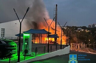 У перший день нового навчального року окупанти пошкодили заклад освіти в Києві (фото)