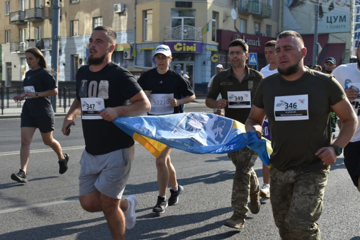 Наймолодшому «спортсмену» – 11 місяців: на забіг у Луцьку зареєструвалося понад 750 волинян