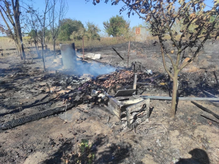 У садівничому товаристві у Луцькому районі сталася масштабна пожежа: постраждала жінка