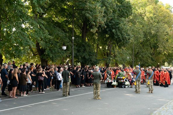 Ужгород сьогодні попрощався із 28-річним солдатом Миколою Гаєвим