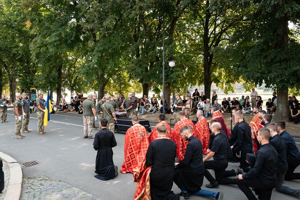 Ужгород сьогодні попрощався із 28-річним солдатом Миколою Гаєвим