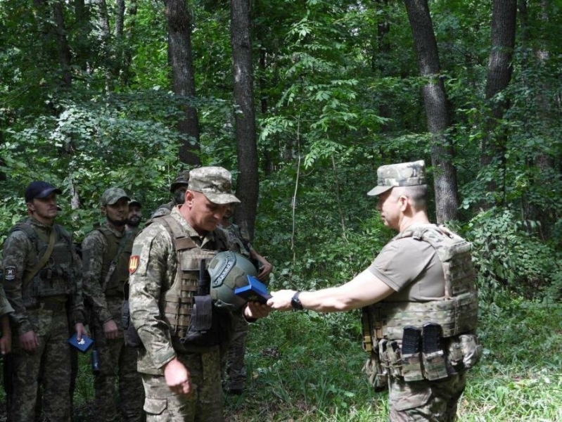 Артилерист з Кіровоградщини отримав нагороду "Золотий хрест"