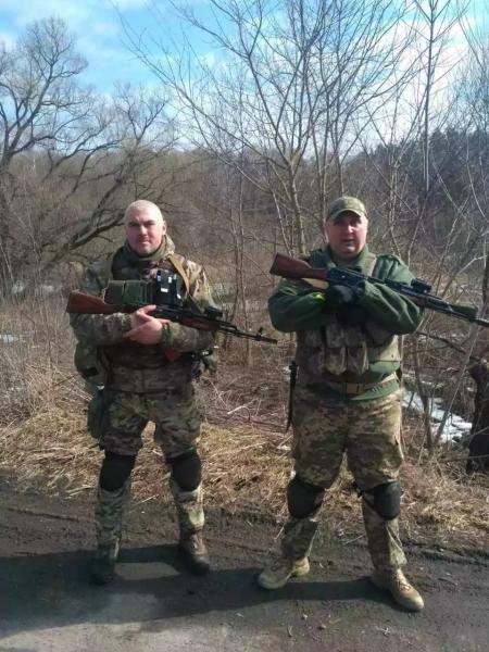 Досі знаходяться люди, які примудряються мені сказати, що я з перших днів “купив собі тепленьке місце”, – солдат роти охорони Дмитро Гонтарь