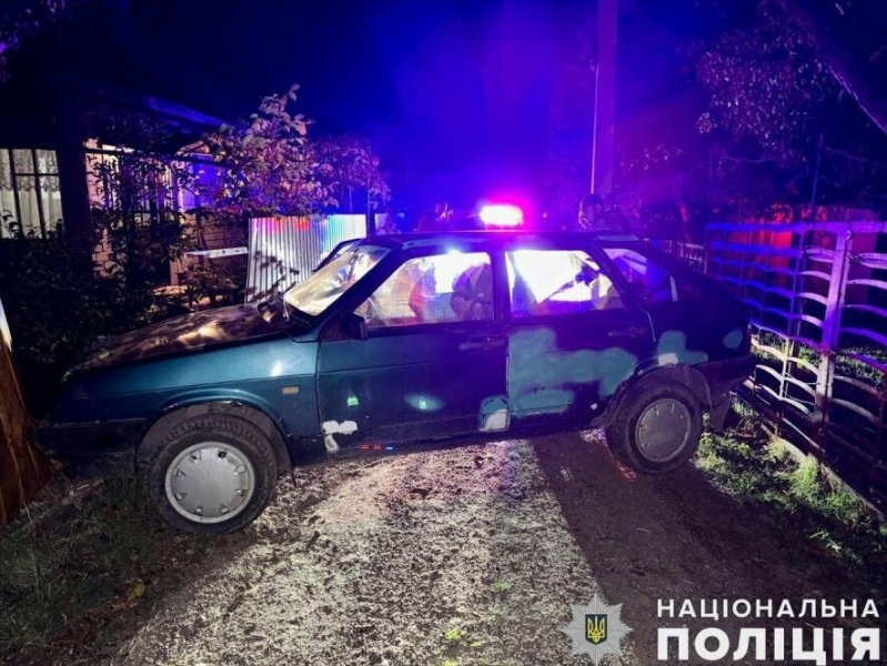 На Миколаївщині чоловік викрав автомобіль, щоб доїхати додому та потрапив у ДТП, - ФОТО