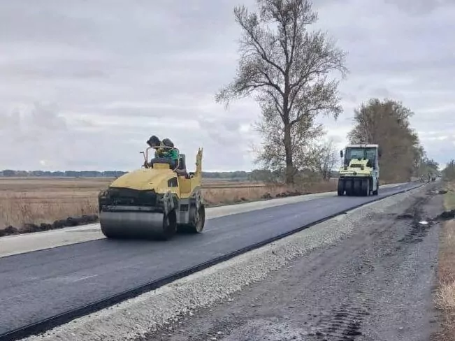 На Полтавщині триває відновлення доріг: за тиждень відремонтовано понад 7 тис. м²