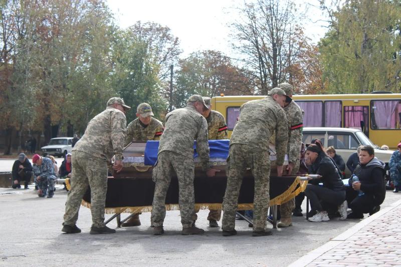 На Семенівщині попрощалися із загиблим на війні військовим