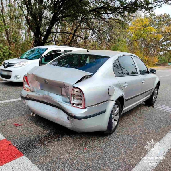 На трасі в Кіровоградській області водій авто Toyota вʼїхав у машину Skoda