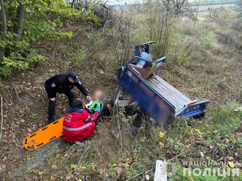 На Вінниччині Porsche Cayenne зіткнувся з моторолером-трициклом