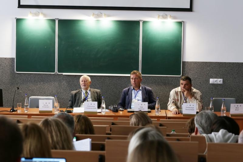 Науковці біологічного факультету УжНУ представили свої напрацювання на з&apos;їзді Українського ботанічного товариства