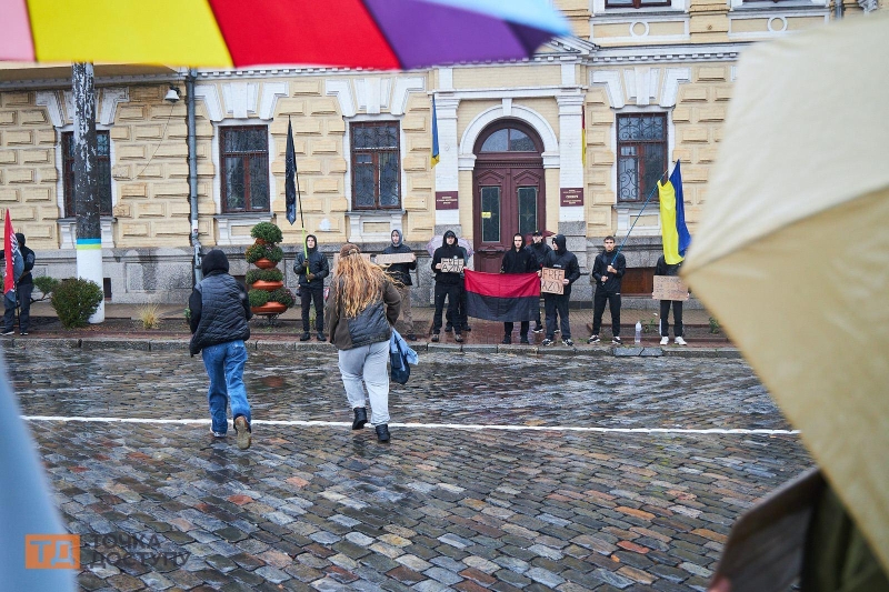 "Не мовчи! Полон вбиває": у Кропивницькому відбулася акція на підтримку військовополонених та зниклих безвісти