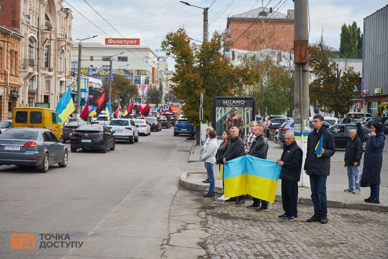 У центрі Кропивницького попрощалися з 27-річним молодшим сержантом Олексієм Назарчуком (ФОТОРЕПОРТАЖ)